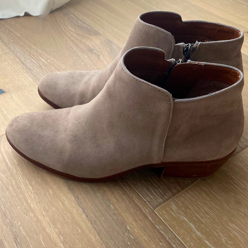 Sam Edelman Petty Suede Ankle Booties in Putty Womens Size 8.5